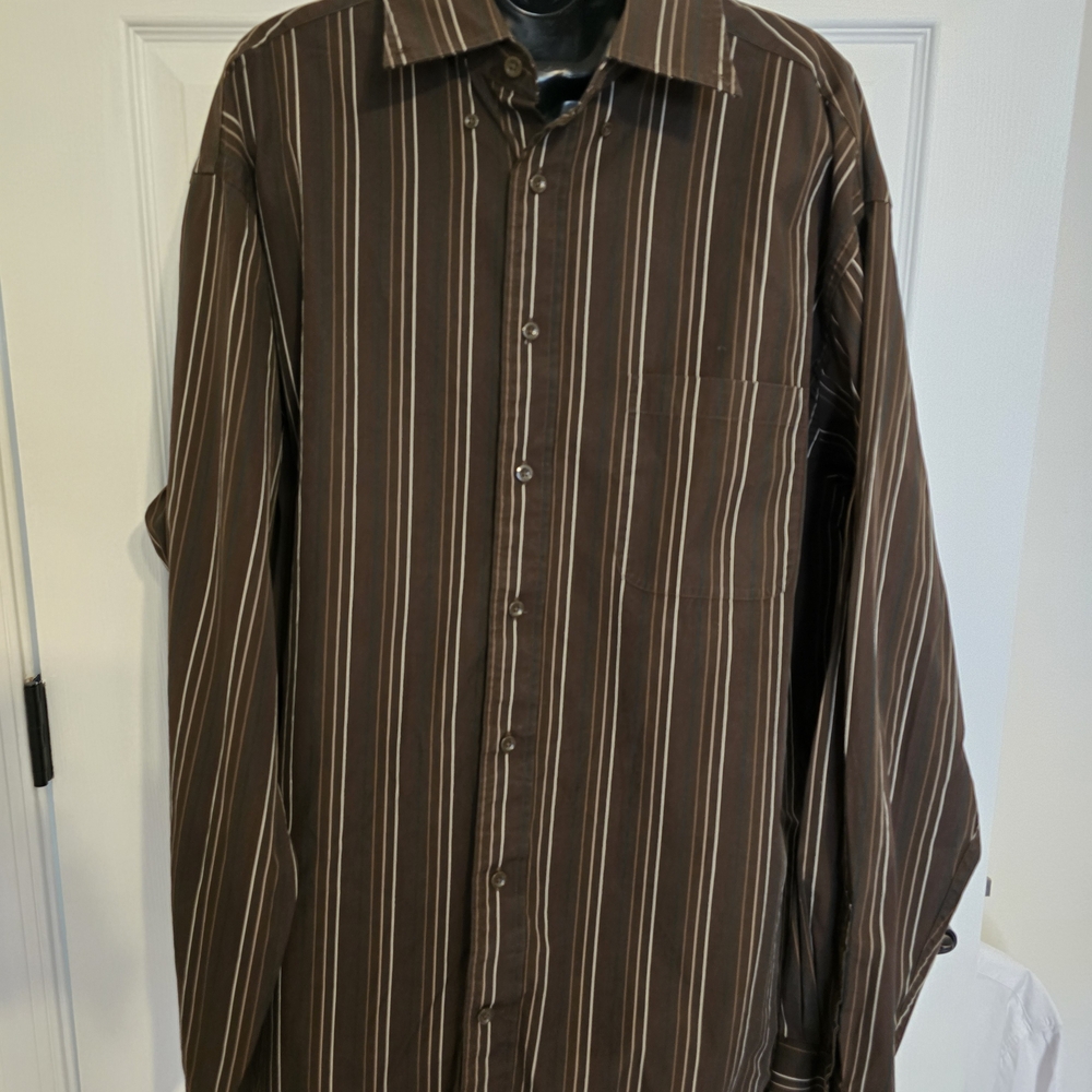 Roundtree & Yorke Brown Casual Button Down Shirt